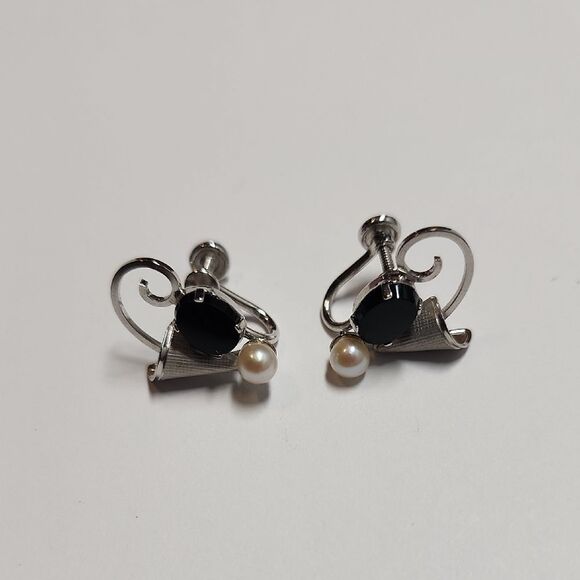 Sterling Silver and Black Earrings with Pearl Accent DCE vintage Screw Back - Picture 1 of 3
